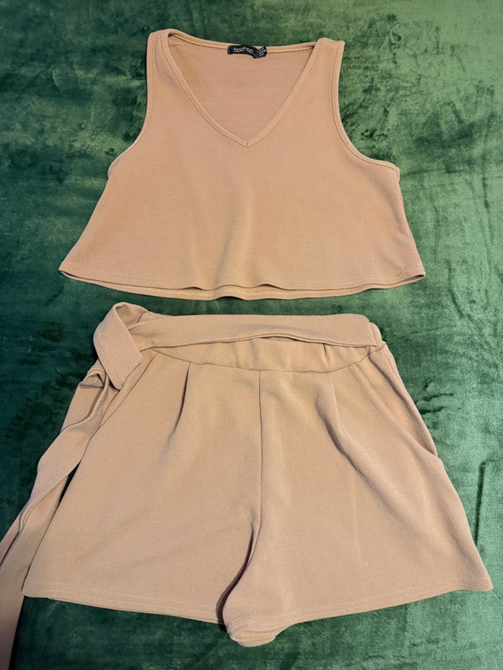 Boohoo Beige High Waist Shorts Set - V-Neck Crop Top & Belted Shorts